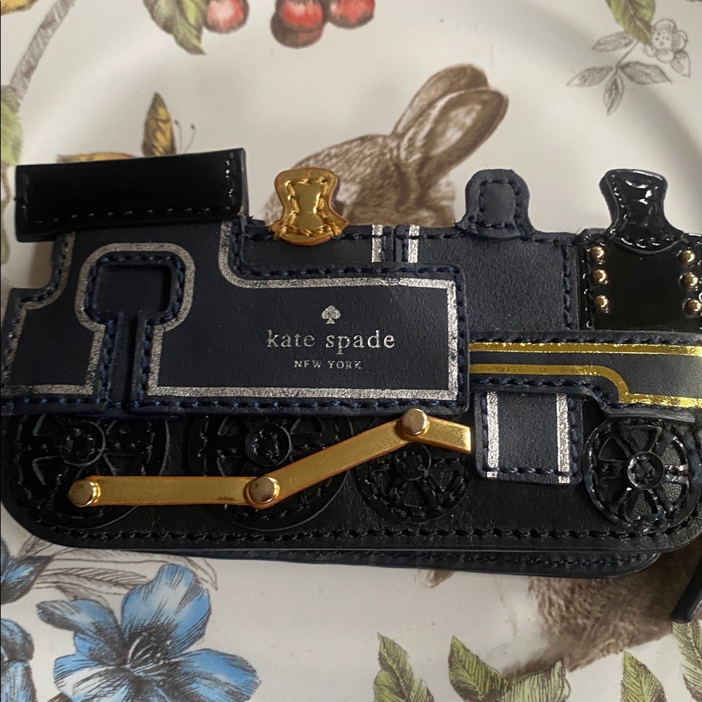 KATE SPADE Black Patent Train Coin Wallet! - Picture 4 of 8